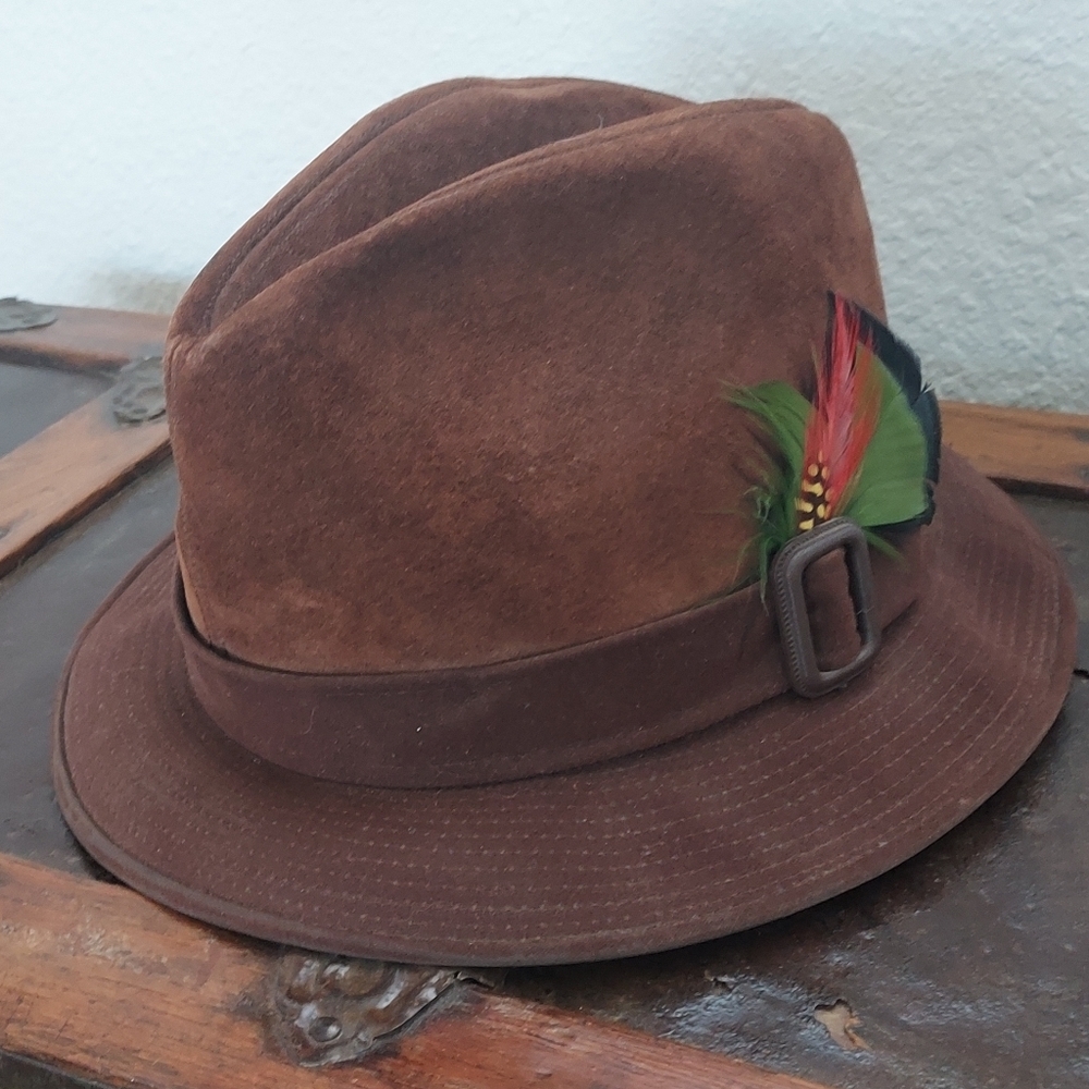 Dobbs Saks Fifth Avenue Suede Hat